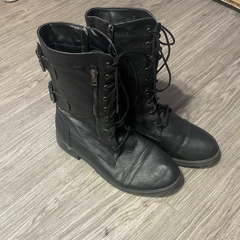 EUC Womens Combat-Style boots Size 8